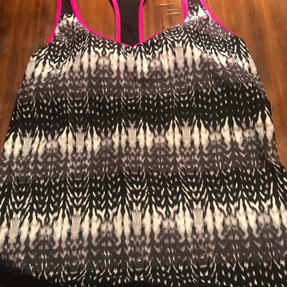 New, no tags swimwear top with built in bra - Picture 3 of 6